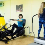 Занятия йогой, фитнесом в спортзале Тонус Бердск