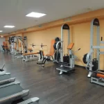 Занятия йогой, фитнесом в спортзале Тонус Первоуральск