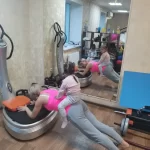 Занятия йогой, фитнесом в спортзале Тонус центр Чебаркуль