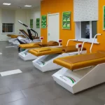 Занятия йогой, фитнесом в спортзале Тонус центр Чебаркуль