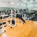 Занятия йогой, фитнесом в спортзале Top Gym Евпатория