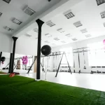 Занятия йогой, фитнесом в спортзале Topstretching Чеховская Москва