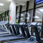 Занятия йогой, фитнесом в спортзале Триада Костомукша