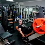 Занятия йогой, фитнесом в спортзале Triumph Владивосток
