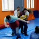 Занятия йогой, фитнесом в спортзале Центр активных развлечений Выше крыши Красноярск