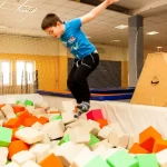 Занятия йогой, фитнесом в спортзале Центр активных развлечений Выше крыши Красноярск