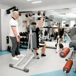 Занятия йогой, фитнесом в спортзале Центр физической реабилитации Омск