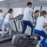 Занятия йогой, фитнесом в спортзале Центр физической реабилитации Омск