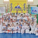 Занятия йогой, фитнесом в спортзале Цунами Москва