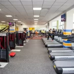 Занятия йогой, фитнесом в спортзале Ураган Орёл