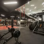 Занятия йогой, фитнесом в спортзале Urban Sport Москва