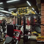 Занятия йогой, фитнесом в спортзале Urban Sport Москва