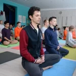 Занятия йогой, фитнесом в спортзале Урокимедитации Челябинск