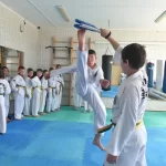 Занятия йогой, фитнесом в спортзале Успех Кез