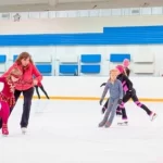 Занятия йогой, фитнесом в спортзале Узор Секция фигурного катания Санкт-Петербург
