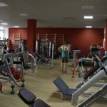 Занятия йогой, фитнесом в спортзале В Радугах Казань