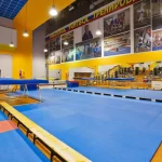 Занятия йогой, фитнесом в спортзале Варяг Владивосток