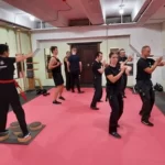 Занятия йогой, фитнесом в спортзале ВИН Чун клуб Фошань Москва