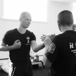 Занятия йогой, фитнесом в спортзале ВИН Чун клуб Фошань Москва