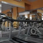 Занятия йогой, фитнесом в спортзале Витамин Астрахань