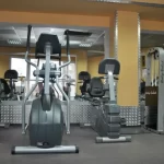 Занятия йогой, фитнесом в спортзале Витамин Астрахань