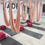 Занятия йогой, фитнесом в спортзале Volna stretching studio Воронеж