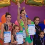 Занятия йогой, фитнесом в спортзале Всероссийская сеть детских спортивных школ по художественной гимнастике и спортивной акробатике FD Санкт-Петербург