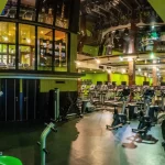 Занятия йогой, фитнесом в спортзале WeGym Москва