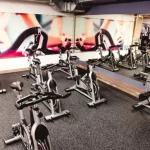 Занятия йогой, фитнесом в спортзале Wellness club Каменск-Уральский