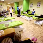 Занятия йогой, фитнесом в спортзале Wellness центр для женщин Идеал Астрахань