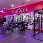 Занятия йогой, фитнесом в спортзале West Gym Курск