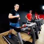 Занятия йогой, фитнесом в спортзале West Gym Premium Курск