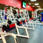 Занятия йогой, фитнесом в спортзале Wild Athletic Москва