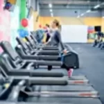 Занятия йогой, фитнесом в спортзале Wild Athletic Москва