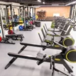 Занятия йогой, фитнесом в спортзале Wild Athletic Москва