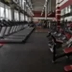 Занятия йогой, фитнесом в спортзале World Class Сургут