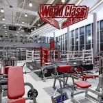 Занятия йогой, фитнесом в спортзале World Class Тюмень