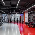 Занятия йогой, фитнесом в спортзале World Class Тюмень