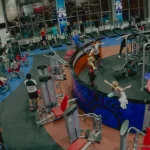 Занятия йогой, фитнесом в спортзале World Gym Стерлитамак