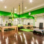 Занятия йогой, фитнесом в спортзале X-Fit Studio Новороссийск