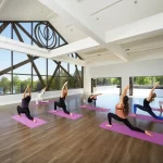 Занятия йогой, фитнесом в спортзале Yoga center Северодвинск