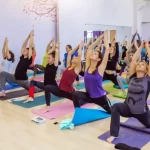 Занятия йогой, фитнесом в спортзале Yoga class Новосибирск