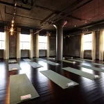 Занятия йогой, фитнесом в спортзале Yoga Method Loft Москва