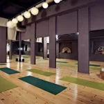 Занятия йогой, фитнесом в спортзале Yoga Space Москва