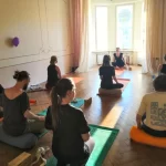 Занятия йогой, фитнесом в спортзале YOGAskola Санкт-Петербург