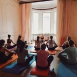 Занятия йогой, фитнесом в спортзале YOGAskola Санкт-Петербург