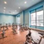 Занятия йогой, фитнесом в спортзале YogiRoom Москва