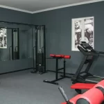 Занятия йогой, фитнесом в спортзале ЗаЖим Сочи