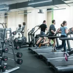 Занятия йогой, фитнесом в спортзале Здоровая Нация Москва