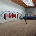 Занятия йогой, фитнесом в спортзале Золотая перчатка Москва